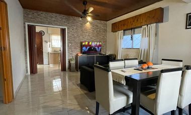 Casa en venta de 3 ambientes con departamento y terraza