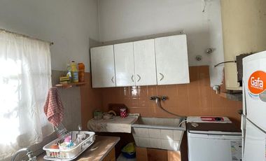 Casa en venta de 3 ambientes con departamento y terraza