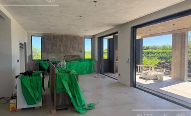 Casa 5 ambientes en obra en venta en Puerto Nizuc - Guillermo Hudson - Financiación