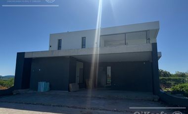 Casa 5 ambientes en obra en venta en Puerto Nizuc - Guillermo Hudson - Financiación