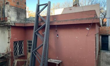 Excelente terreno Industrial de 224 m2. Zonif. ID, V. Lynch