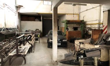 DEPOSITO / GALPON EN LANUS DE 533 M2 CON ZONIFICACION INDUSTRIAL