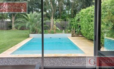 Moderna Casa en San Matias c/Pileta -OPORTUNIDAD