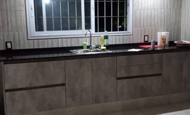 Casa - Ingeniero Maschwitz - Escobar - Amplio parque - Pileta-acepta permuta