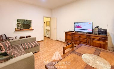 Depto 3 amb en PB con 2 patios. Baño completo. Lavadero y toilette. LUZ GAS AGUA todo Nuevo.