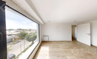 Triplex de 5 Ambientes a estrenar en Villa Primera, posesion inmediata