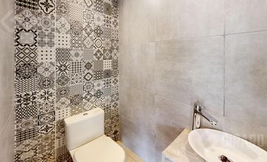 Triplex de 5 Ambientes a estrenar en Villa Primera, posesion inmediata