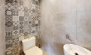 Triplex de 5 Ambientes a estrenar en Villa Primera, posesion inmediata