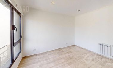 Triplex de 5 Ambientes a estrenar en Villa Primera, posesion inmediata