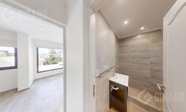 Triplex de 5 Ambientes a estrenar en Villa Primera, posesion inmediata