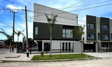 Triplex de 5 Ambientes a estrenar en Villa Primera, posesion inmediata