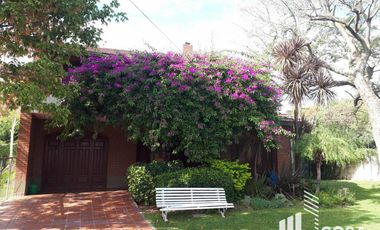 Venta Casa 3 dormitorios con jardín y pileta Pérez Santa Fe