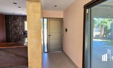 Casa en venta 1 dormitorio Pueblo Andino Santa Fe jardín con piscina