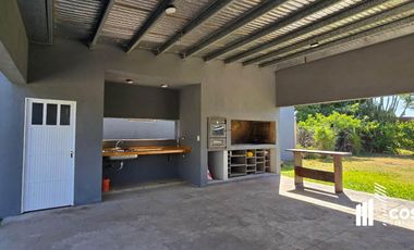 Casa en venta 1 dormitorio Pueblo Andino Santa Fe jardín con piscina