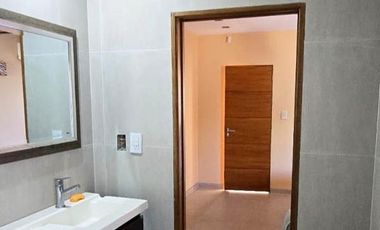 Casa en venta 1 dormitorio Pueblo Andino Santa Fe jardín con piscina