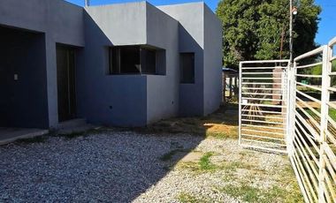 Casa en venta 1 dormitorio Pueblo Andino Santa Fe jardín con piscina