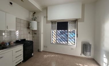 DEPARTAMENTO EN ALQUILER DE 2 AMBIENTES EN PLANTA BAJA