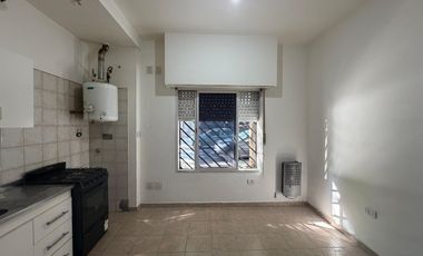 DEPARTAMENTO EN ALQUILER DE 2 AMBIENTES EN PLANTA BAJA
