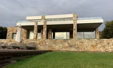 ARRIENDO POR DIA Casa caminando a las cujas en Cachagua