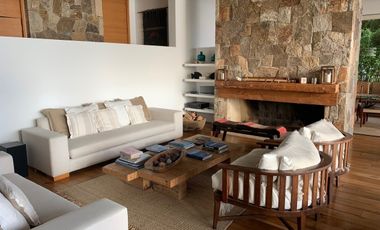 ARRIENDO POR DIA Casa caminando a las cujas en Cachagua