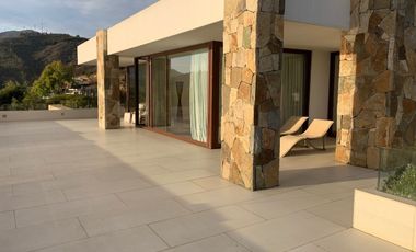 ARRIENDO POR DIA Casa caminando a las cujas en Cachagua