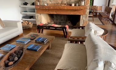 ARRIENDO POR DIA Casa caminando a las cujas en Cachagua