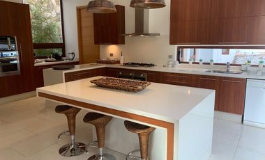 ARRIENDO POR DIA Casa caminando a las cujas en Cachagua