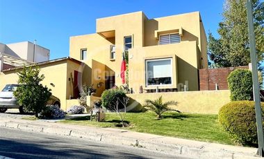 Casa en Arriendo en ALTO MACUL