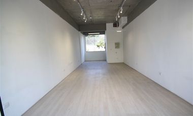 Local Comercial en Arriendo en Av. Vitacura // Gerónimo de Alderete // Las Hualtatas