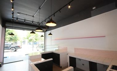 Local Comercial en Arriendo en Av. Vitacura // Gerónimo de Alderete // Las Hualtatas