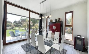 Casa en Venta en Condominio Algarrobal