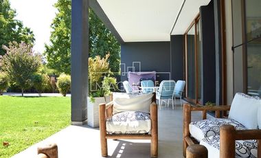 Casa en Venta en Condominio Algarrobal