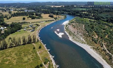 Agrícola en Venta en Subdividido en 6 parcelas, orilla Río Calle Calle a 20 minutos de Valdivia