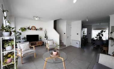 Casa en Arriendo en LOS CEIBOS 1100