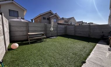 Casa en Arriendo en LOS CEIBOS 1100