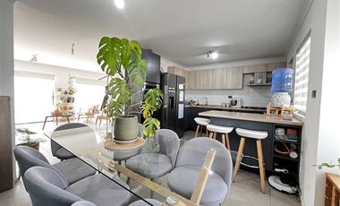 Casa en Arriendo en LOS CEIBOS 1100