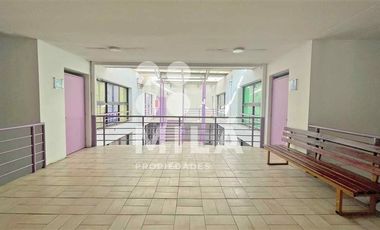 Local Comercial en Venta en Edificio 4 pisos múltiples espacios