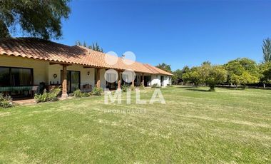 Casa en Venta en Parcela de agrado 3.7ha casa colonial