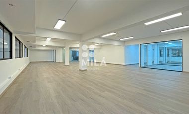 Oficina en Arriendo en Planta completa, remodelada, MUT