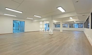 Oficina en Arriendo en Planta completa, remodelada, MUT