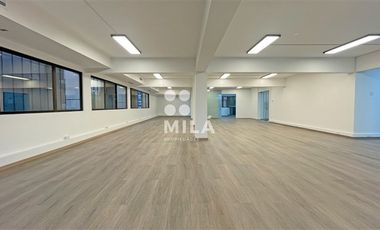 Oficina en Arriendo en Planta completa, remodelada, MUT