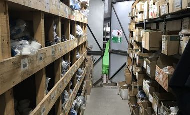 Local Comercial en Arriendo en Tabancura / Las Hualtatas