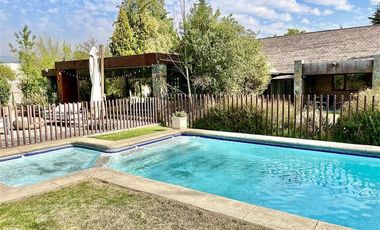 Casa en Venta en Condominio Polo Manquehue / Guay Guay