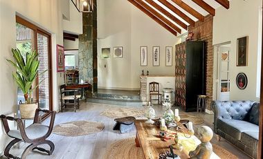 Casa en Venta en Condominio Polo Manquehue / Guay Guay