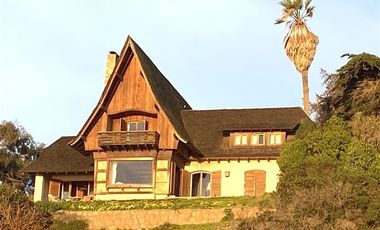 Casa en Venta en Frente a la playa de Zapallar