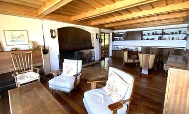 Casa en Venta en Frente a la playa de Zapallar