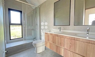 Casa en Arriendo en Casa nueva en parcela de 5000m