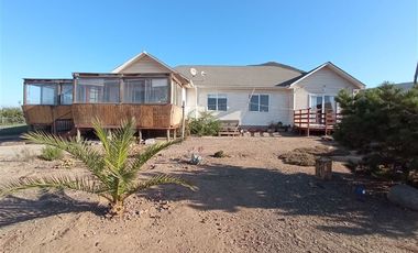 Casa en Venta en Fundo El Recreo/ Algarrobito