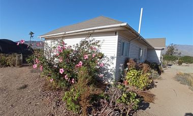 Casa en Venta en Fundo El Recreo/ Algarrobito