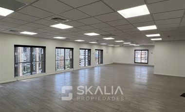 Oficina en Arriendo en Edificio el Bosque norte 177